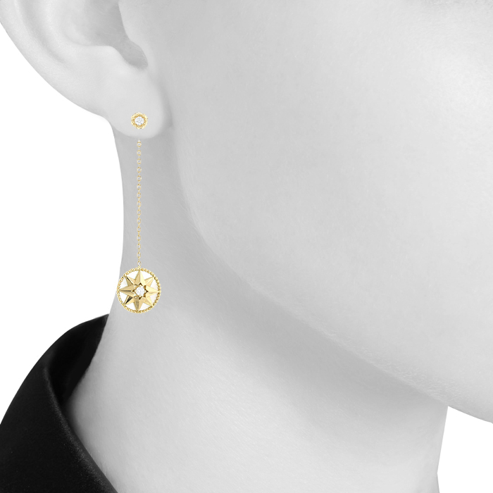 Paire de boucles d'oreilles Dior Rose des vents en or jaune, nacre et diamant