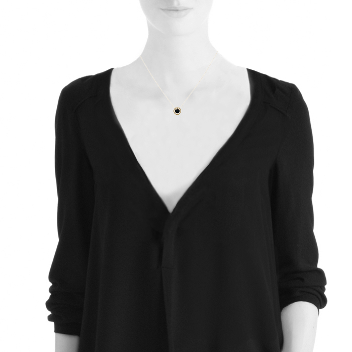 Collier Tiffany & Co Tiffany T en or jaune, onyx et diamants - Detail D1