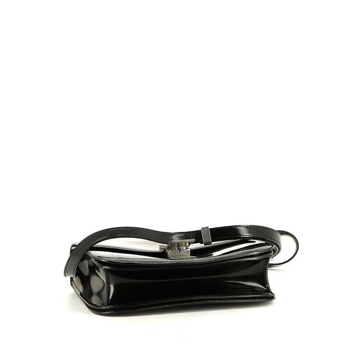 Celine  Classic Box medium model  shoulder bag  in black patent leather - Detail D4