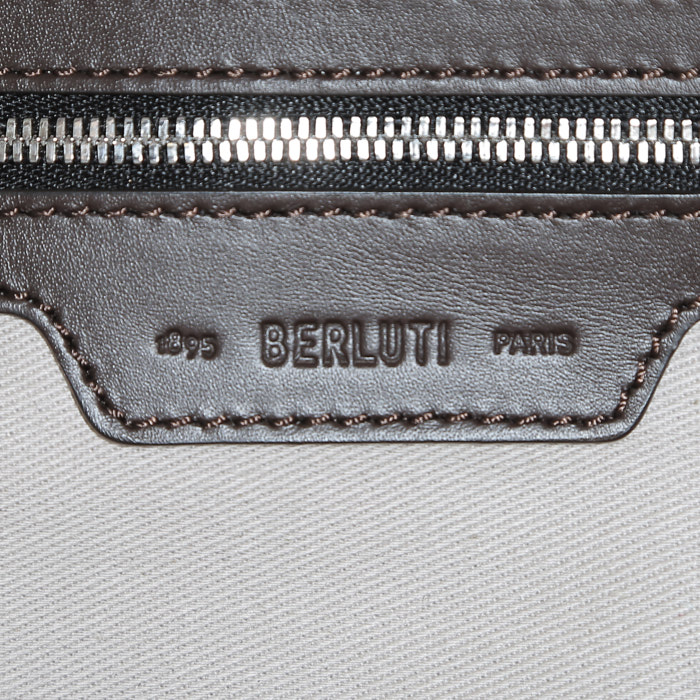 Borsa da viaggio Berluti   in tela siglata blu cadetto e pelle marrone - Detail D4