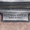 Bolso bandolera Bottega Veneta  Nodini en cuero intrecciato negro - Detail D3 thumbnail
