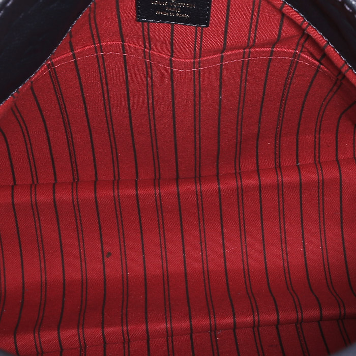 Sac à main Louis Vuitton  Artsy moyen modèle  en cuir monogram empreinte bleu-marine - Detail D2