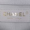 Bolso bandolera Chanel  Boy en cuero acolchado gris - Detail D4 thumbnail