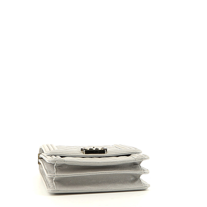 Chanel Boy shoulder bag in grey quilted leather - Detail D5
