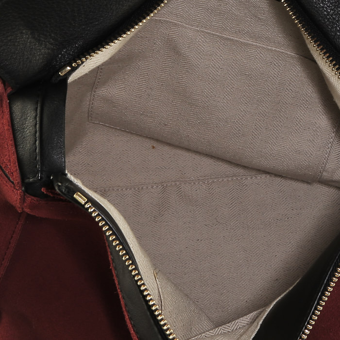 Loewe  Puzzle  shoulder bag  in red suede  and black leather - Detail D3