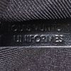 Bolsito-cinturón Louis Vuitton  Editions Limitées en cuero monogram huella negro - Detail D3 thumbnail