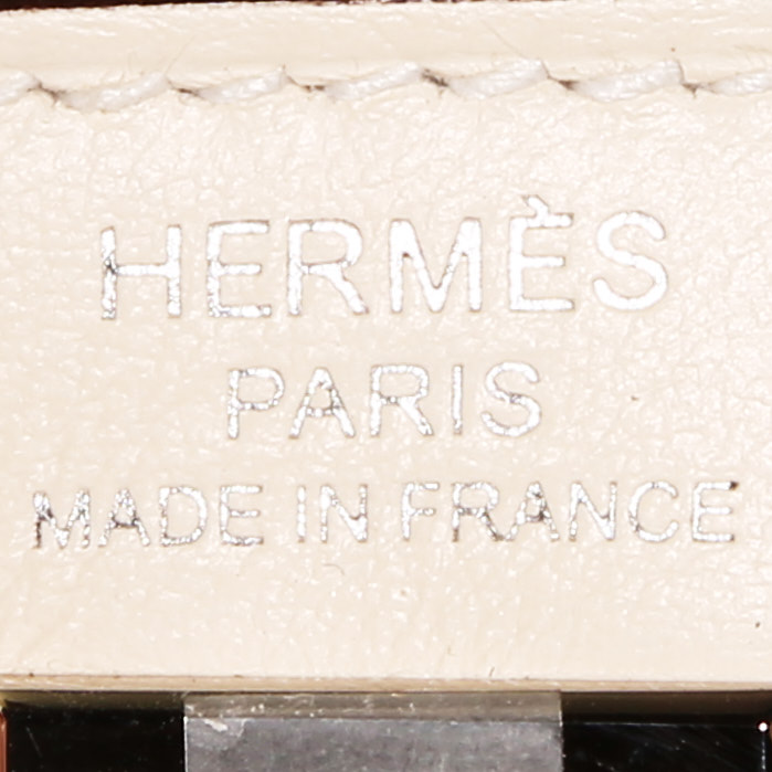 Bolso de mano Hermès  Kelly In&Out en cuero swift nata - Detail D4