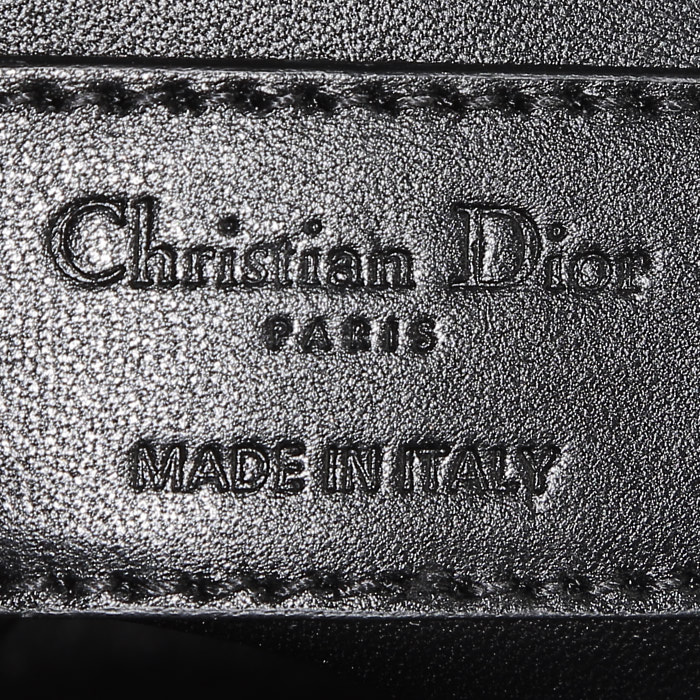 Bolso de mano Dior  30 Montaigne en cuero cannage negro - Detail D3