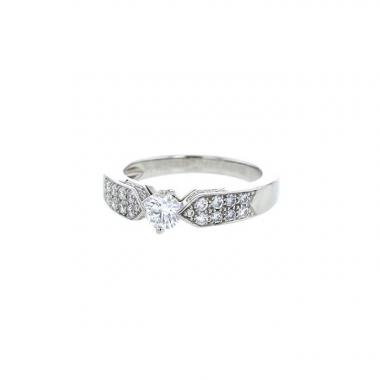 Anello Chaumet Plume in platino e diamanti