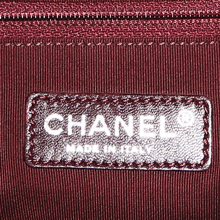 Sac Chanel  Boy Shopping Tote en cuir matelassé chevrons noir - Detail D3