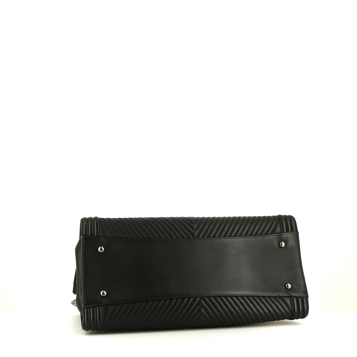 Bolso Chanel  Boy Shopping Tote en cuero acolchado con motivos de espigas negro - Detail D4
