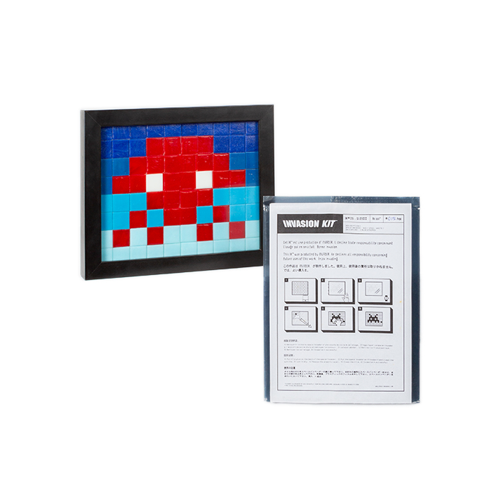 INVADER sculpture, IK invasion kit. 05: Si 2600 - 2006, mosaic tiles, numbered on the back of the open blister "015/150". - Detail D2