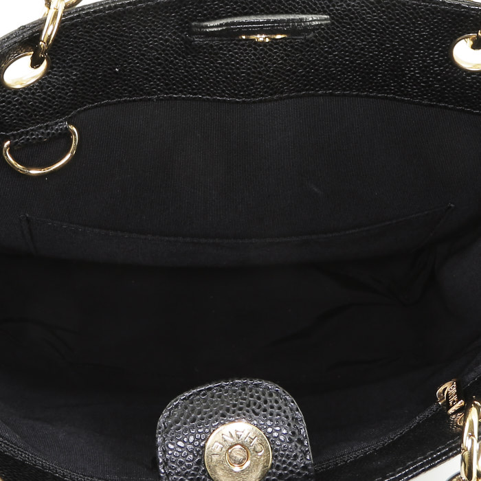 Bolso Cabás Chanel  Petit Shopping en cuero granulado acolchado negro - Detail D2