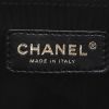 Shopping bag Chanel  Petit Shopping in pelle martellata e trapuntata nera - Detail D3 thumbnail