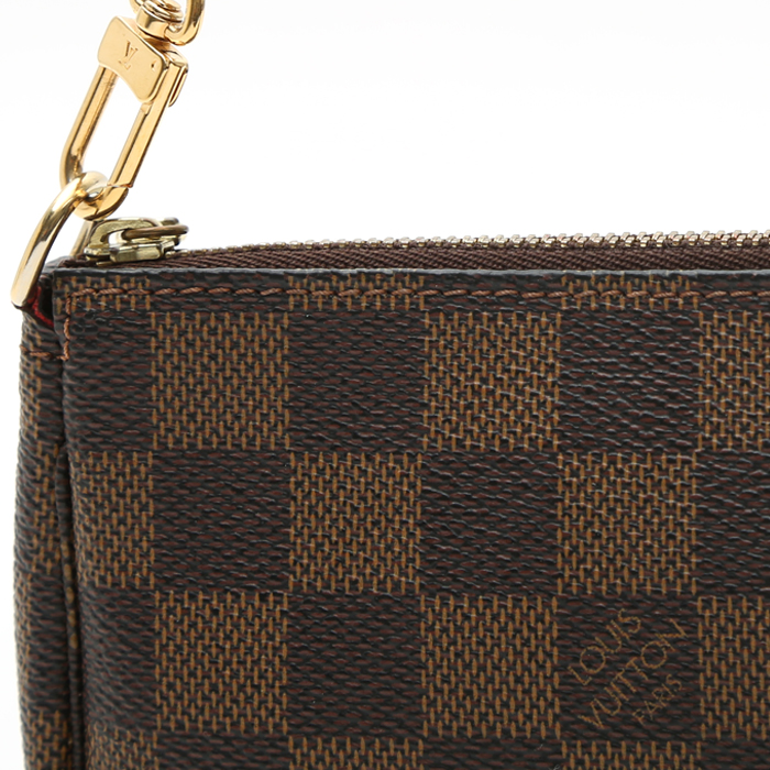 Pochette Louis Vuitton  Pochette accessoires mini  en toile damier ébène - Detail D1