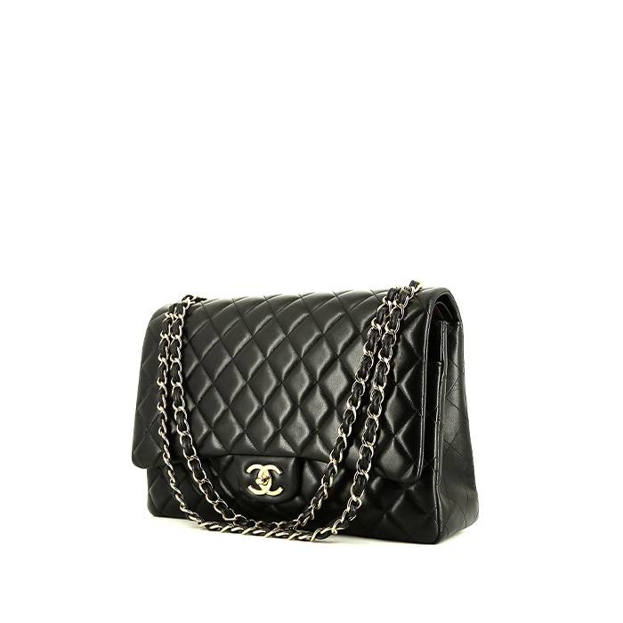 Chanel  Timeless Maxi Jumbo shoulder bag  in black quilted leather - 00pp