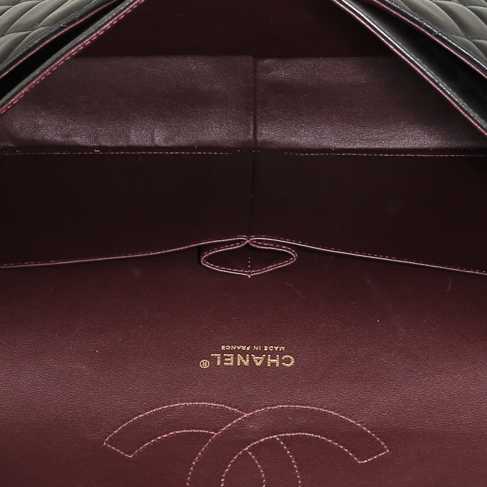 Bolso bandolera Chanel  Timeless Maxi Jumbo en cuero acolchado negro - Detail D3