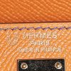 Hermès  Kelly 25 cm handbag  in orange epsom leather - Detail D4 thumbnail