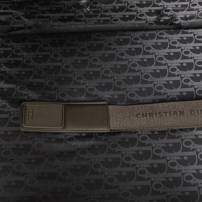 Valigia rigida Dior  Dior 
Rimowa piccola  in alluminio nero - Detail D2