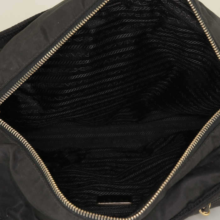 Prada  Nylon handbag  in black canvas  and black leather - Detail D2