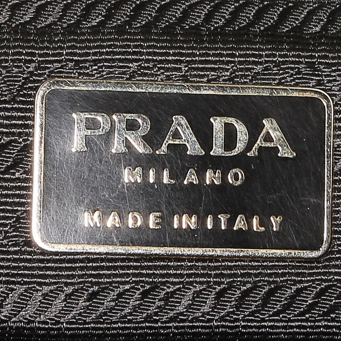 Sac à main Prada  Nylon en toile noire et cuir noir - Detail D3