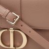Dior  30 Montaigne shoulder bag  in varnished pink grained leather - Detail D1 thumbnail