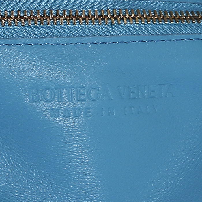 Borsa a tracolla Bottega Veneta  Cassette in pelle intrecciata blu - Detail D4