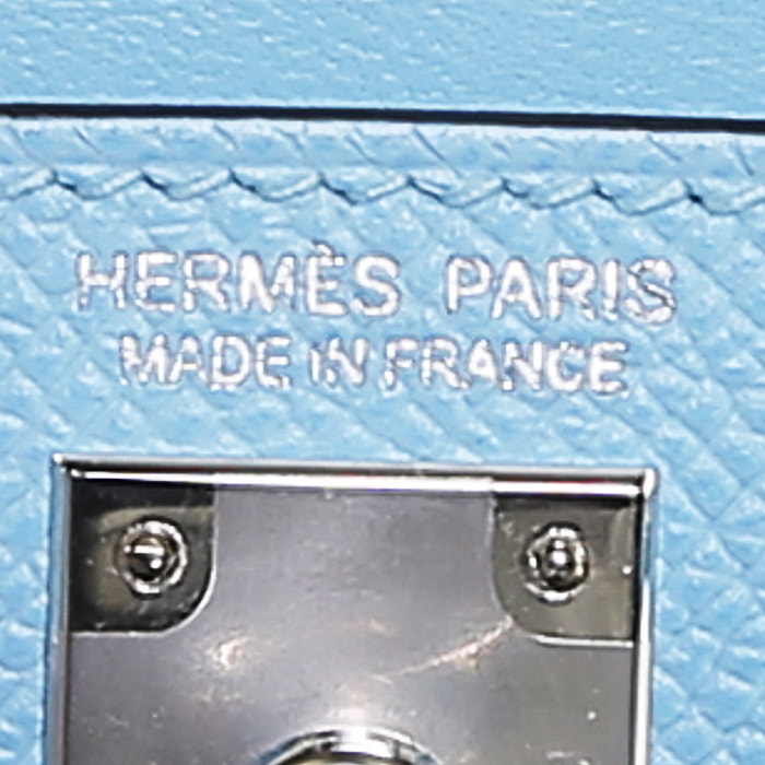 Hermès  Kelly 20 cm handbag  in blue Celeste epsom leather - Detail D4