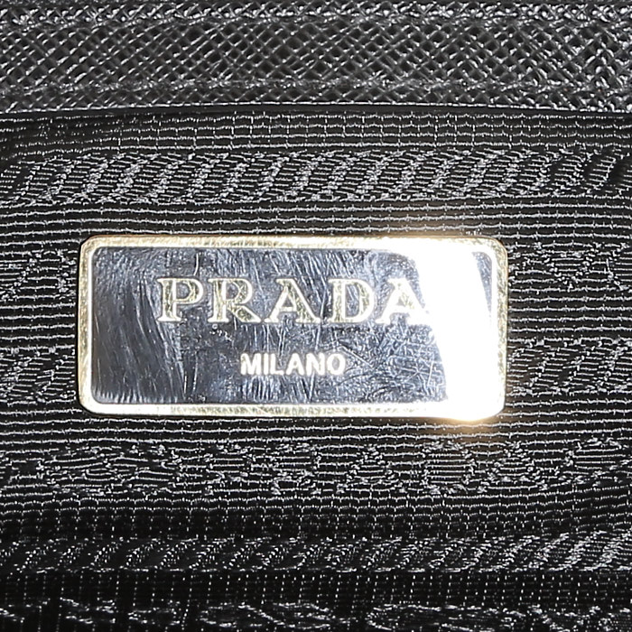 Sac à main Prada  Galleria grand modèle  en cuir saffiano noir - Detail D3