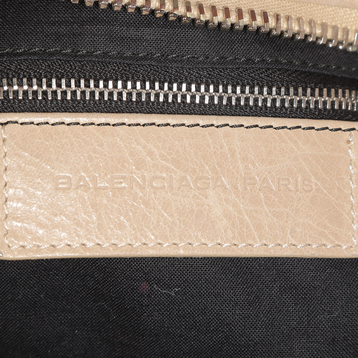 Balenciaga  City handbag  in beige leather - Detail D4
