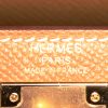 Bolso de mano Hermès  Kelly 28 cm en cuero epsom color oro - Detail D4 thumbnail