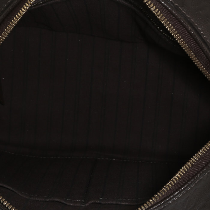 Louis Vuitton  Speedy 25 shoulder bag  in brown empreinte monogram leather - Detail D3