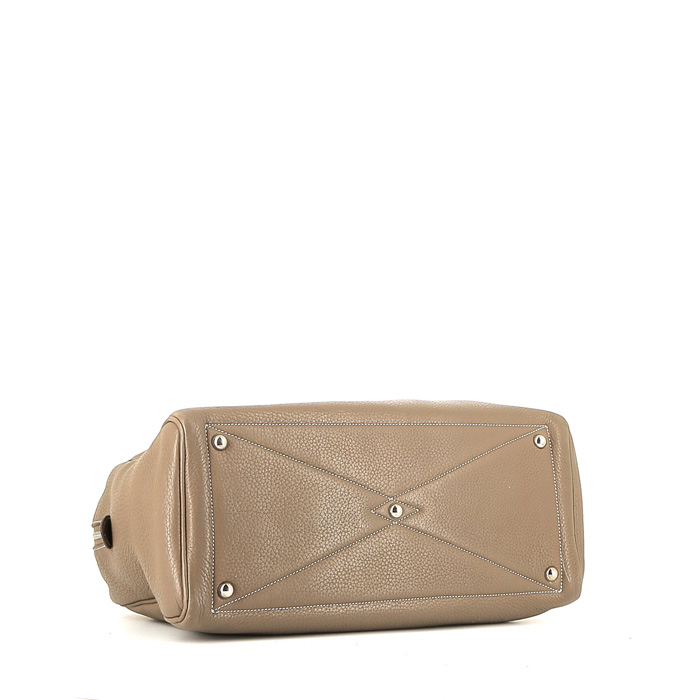 Hermès  Victoria handbag  in etoupe togo leather - Detail D4