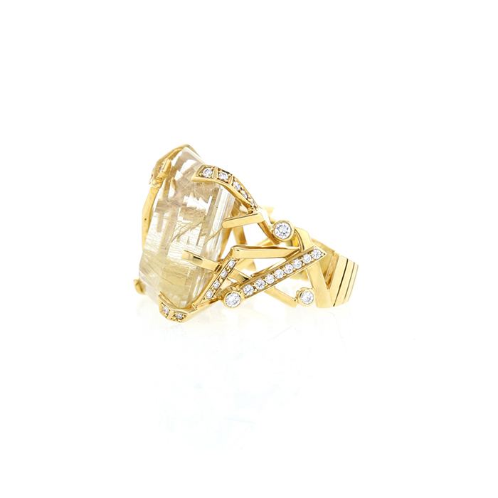 Chanel Cristaux Glacés ring in yellow gold, Venus hair quartz and diamonds - Detail D2