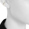 Chanel Coco Crush earring in beige gold - Detail D1 thumbnail