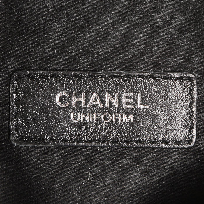 Chanel  Pochette clutch-belt  in black quilted leather - Detail D3