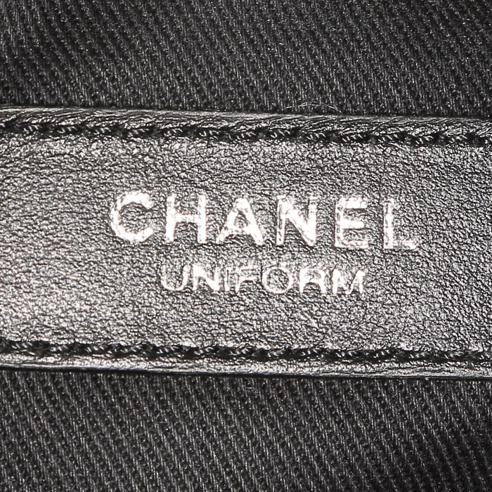 Pochette-ceinture Chanel Pochette en cuir matelassé noir - Detail D3
