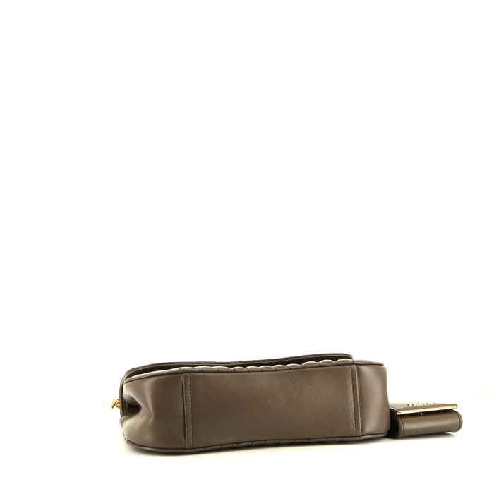 Sac bandoulière Prada  Diagramme en cuir taupe - Detail D4