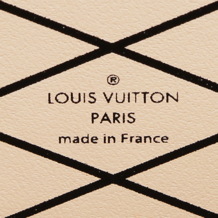 Malle Louis Vuitton  Petite Malle en cuir épi gris et cuir noir - Detail D3