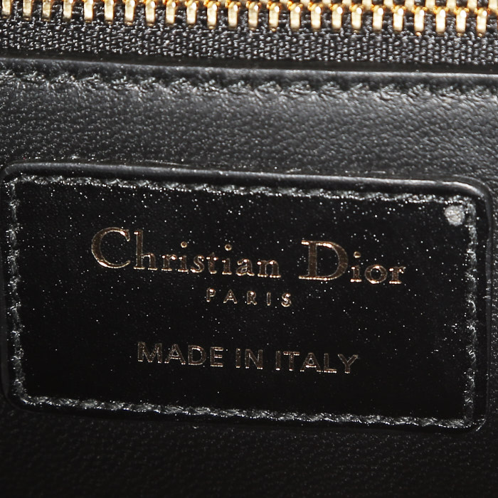 Dior  Montaigne handbag  in black leather - Detail D4