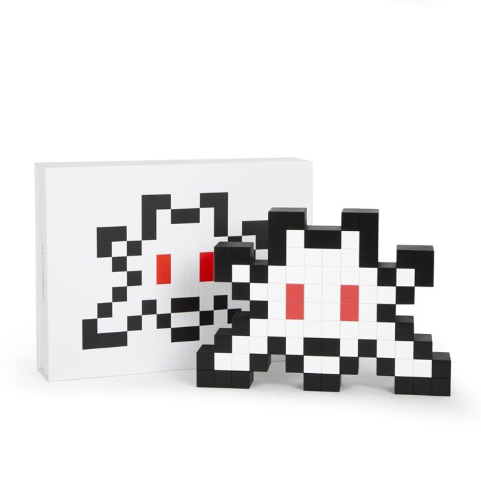 Invader, "3D Little Big Space", sculpture en vinyle, édition limitée Musart, numérotée et estampillée, avec sa boîte d'origine, de 2022 - Detail D3