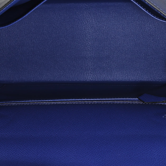 Bolso de mano Hermès  Kelly 28 cm en cuero epsom azul eléctrico - Detail D3