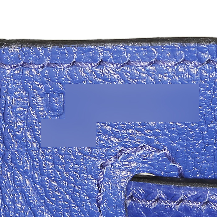 Bolso de mano Hermès  Kelly 28 cm en cuero epsom azul eléctrico - Detail D5