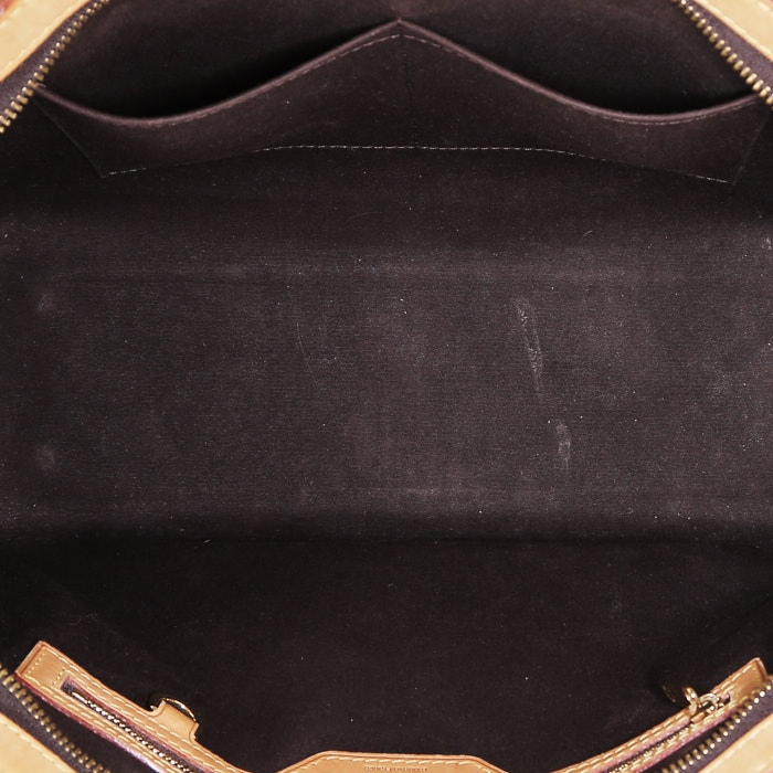 Bolso de mano Louis Vuitton  Brea en charol Monogram color burdeos y cuero natural - Detail D3