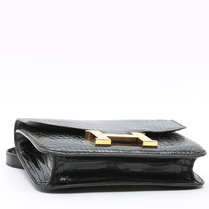 Bolso de mano Hermès  Constance en cocodrilo niloticus negro - Detail D4