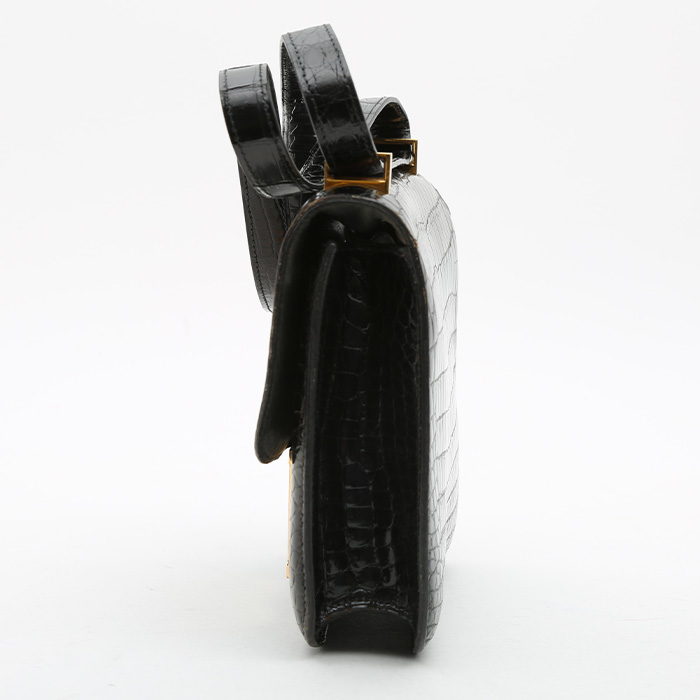 Bolso de mano Hermès  Constance en cocodrilo niloticus negro - Detail D6