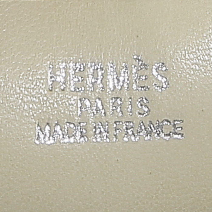 Bolso bandolera Hermès  Evelyne en cuero vibrato beige - Detail D3