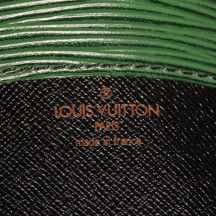 Sac bandoulière Louis Vuitton  Cartouchiére en cuir épi vert - Detail D3