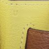 Bolso de mano Hermès  Kelly 28 cm en cuero togo color oro - Detail D5 thumbnail