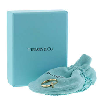 Anello Tiffany 
Co Tiffany T in oro giallo - Detail D2